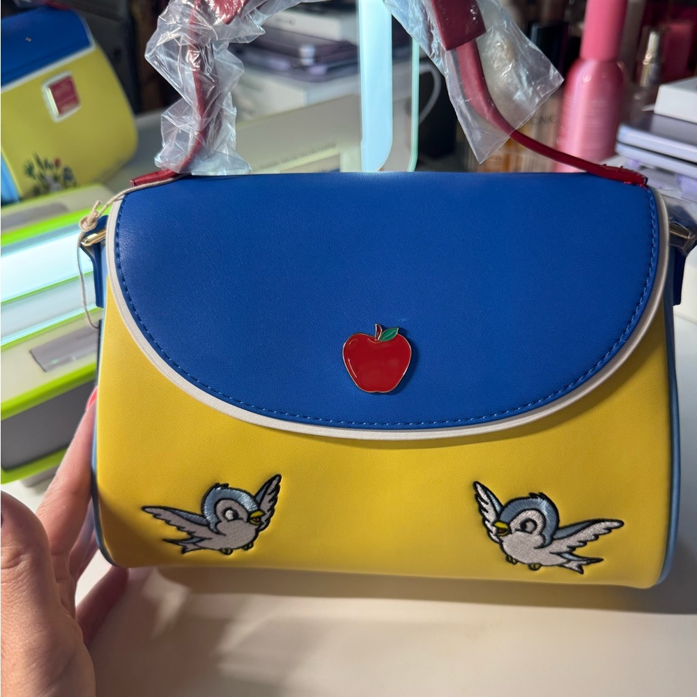 Loungefly DISNEY SNOW WHITE COSPLAY BOW HANDBAG